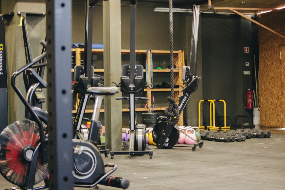 Kettlebell vs Rowing Machine for Full-body cardio